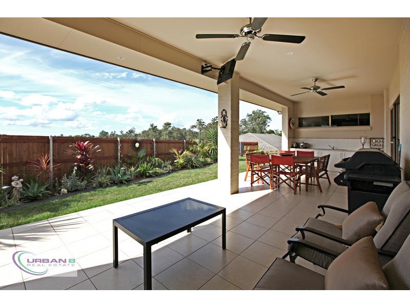 15 Grange Place, Bellbowrie QLD 4070